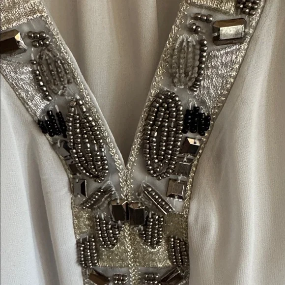 Carmen Marc Valvo Silver Beaded V-Neck Sleeveless Camisole - Picture 3 of 5